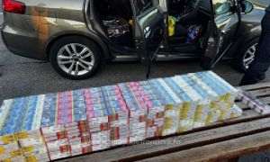 Poliţia de Frontieră a descoperit peste 108.000 de ţigarete, în valoare de aproximativ 145.000 de lei, ascunse în două autoturisme